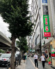 まっすぐ直進します